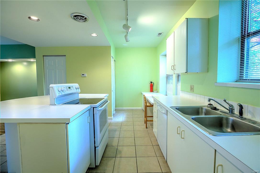 Dorris Place Add - Residential Income