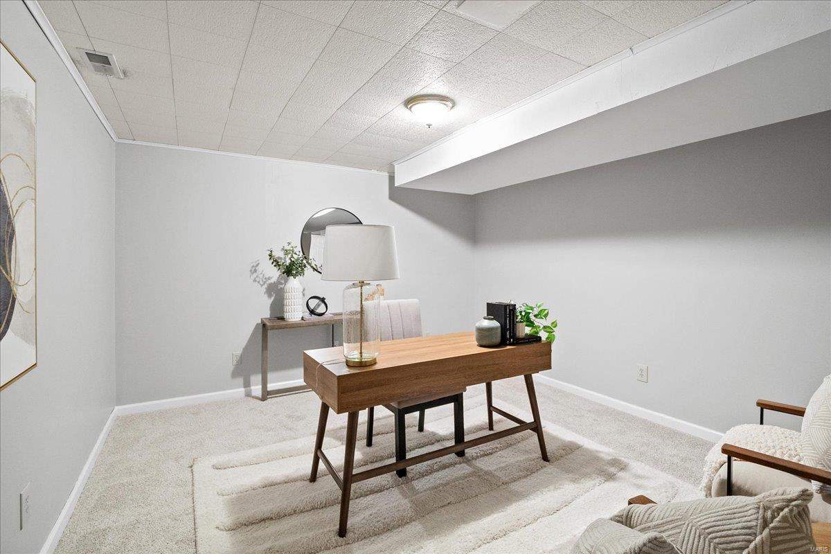 Ballwin, Missouri 63021, United States, 5 Bedrooms Bedrooms, ,3 BathroomsBathrooms,Residential,Pending,77619