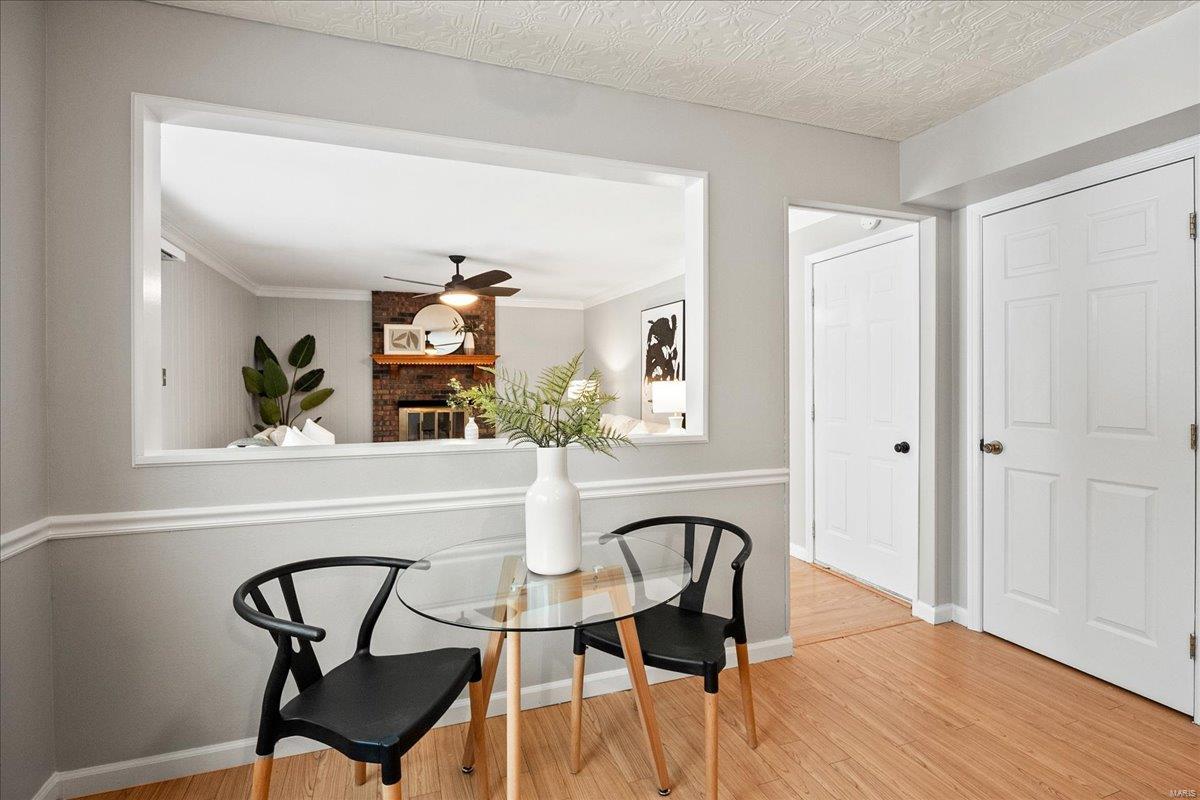 Ballwin, Missouri 63021, United States, 5 Bedrooms Bedrooms, ,3 BathroomsBathrooms,Residential,Pending,77619