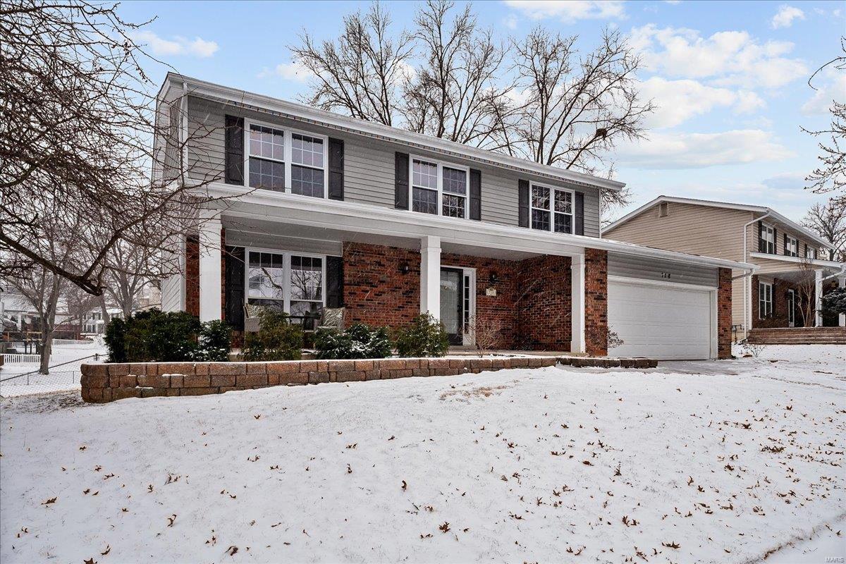 Ballwin, Missouri 63021, United States, 5 Bedrooms Bedrooms, ,3 BathroomsBathrooms,Residential,Pending,77619