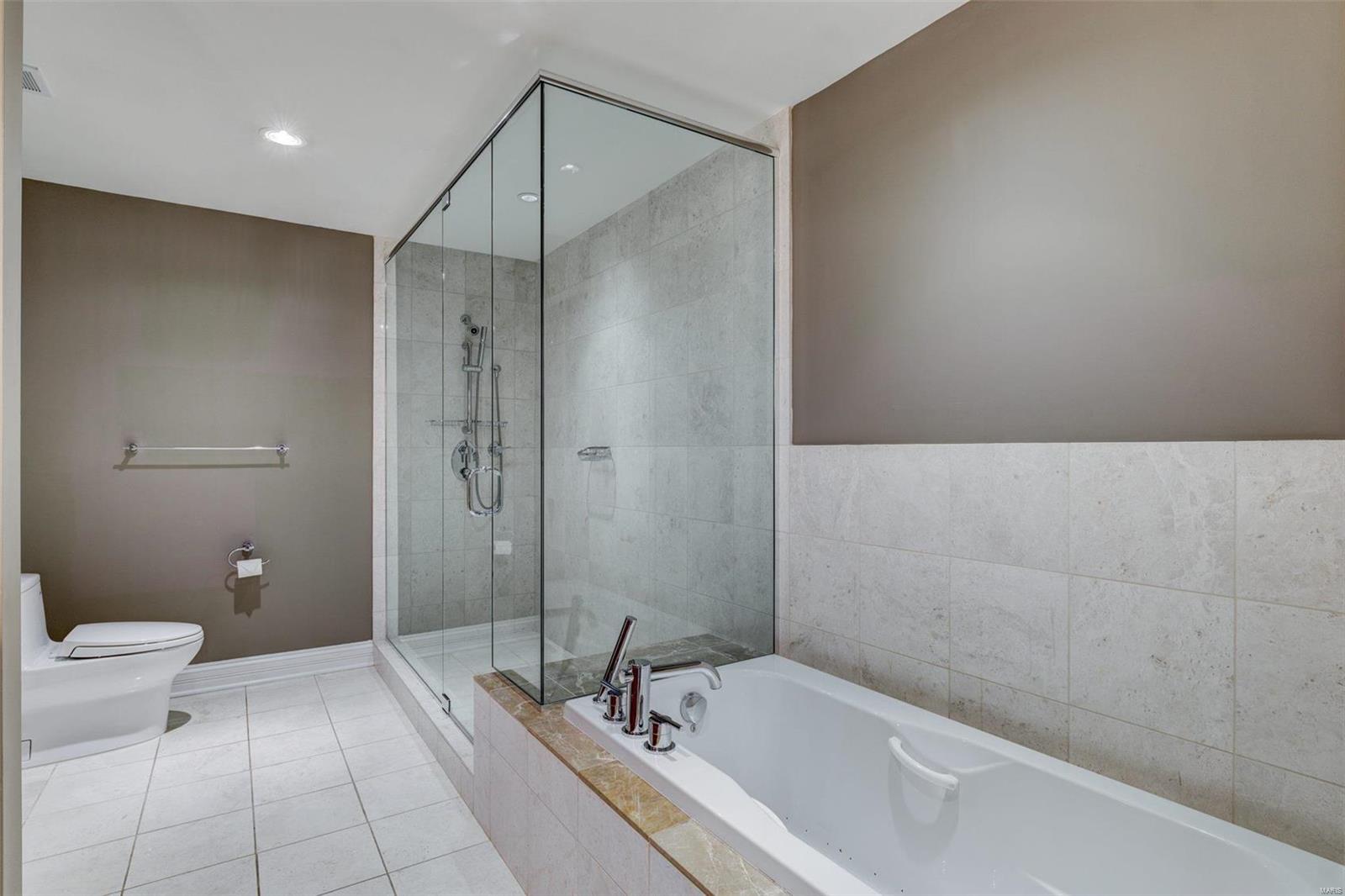 Park Plaza Residential Condo - Residential