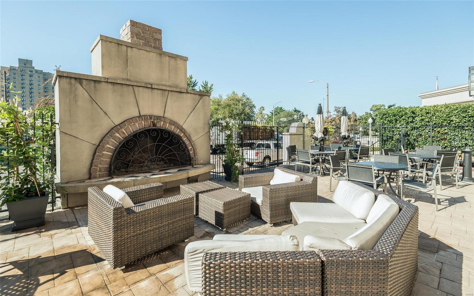 Park Plaza Residential Condo - Residential