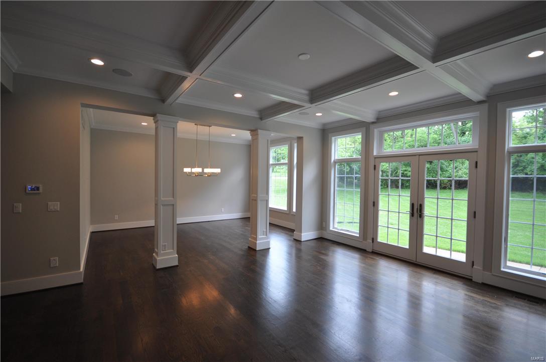 Ladue Manor - Residential