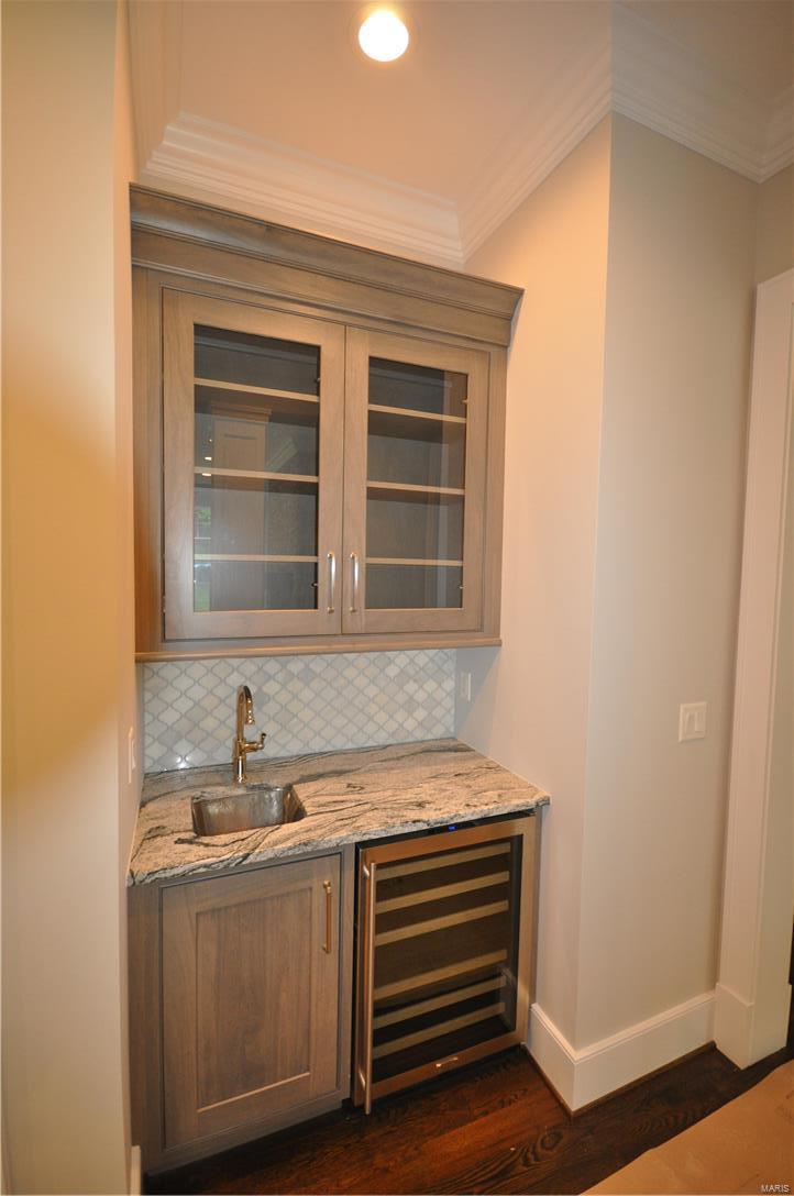 Ladue Manor - Residential