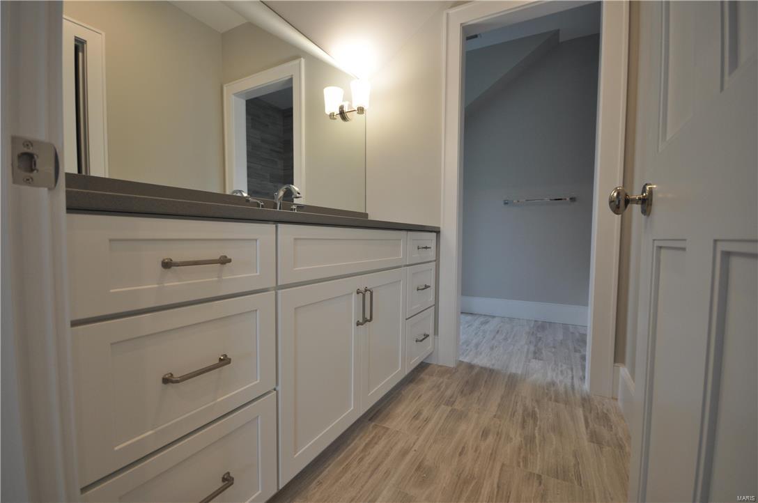 Ladue Manor - Residential