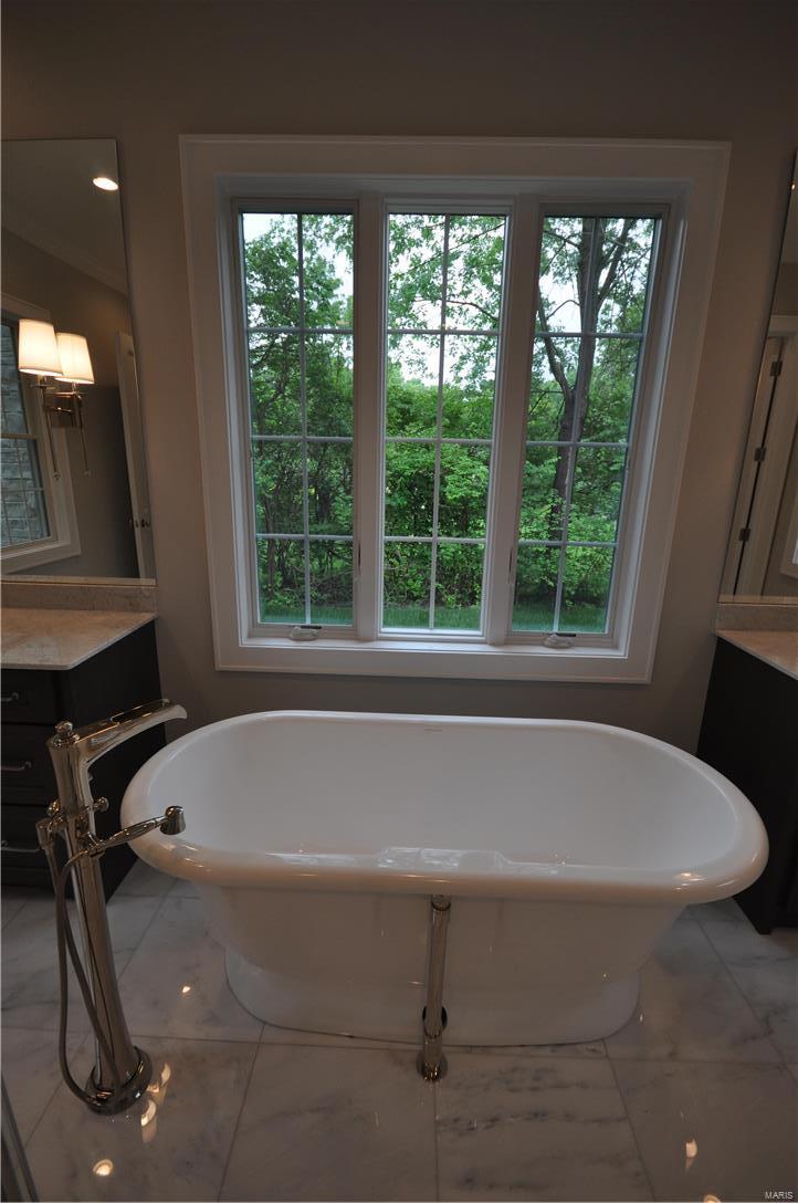 Ladue Manor - Residential