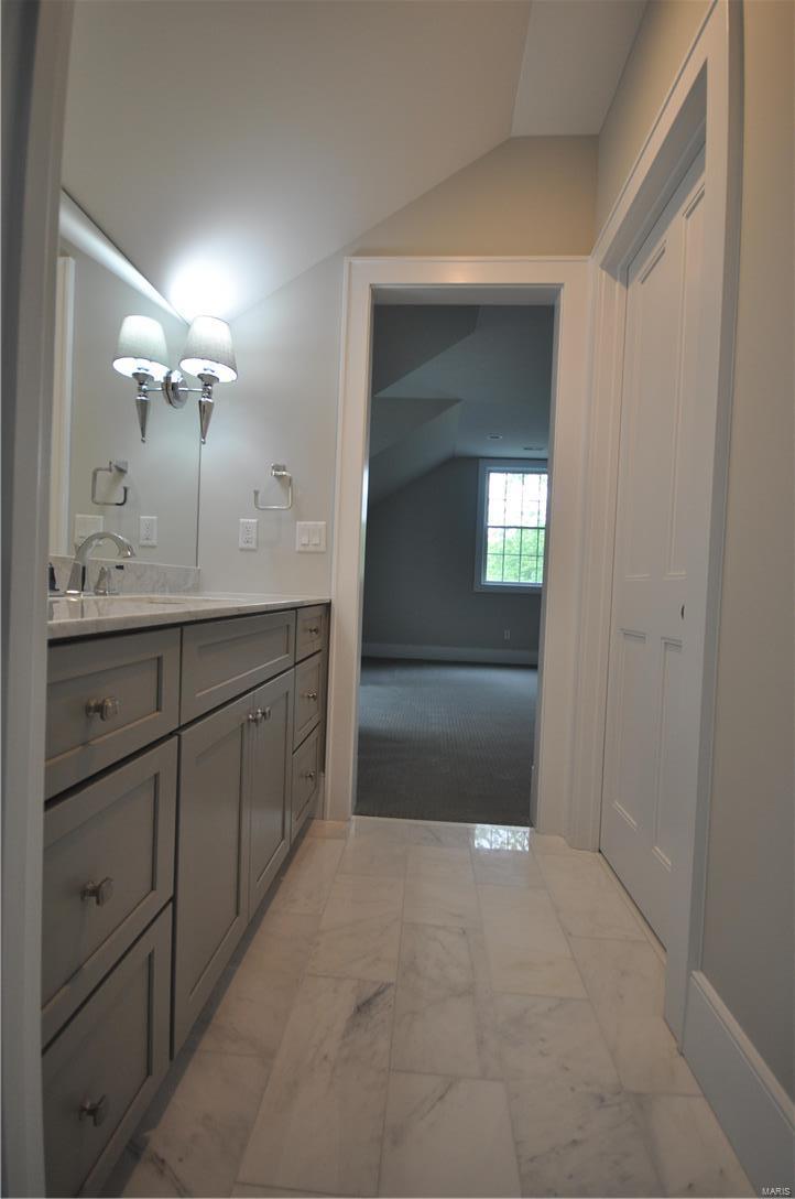 Ladue Manor - Residential