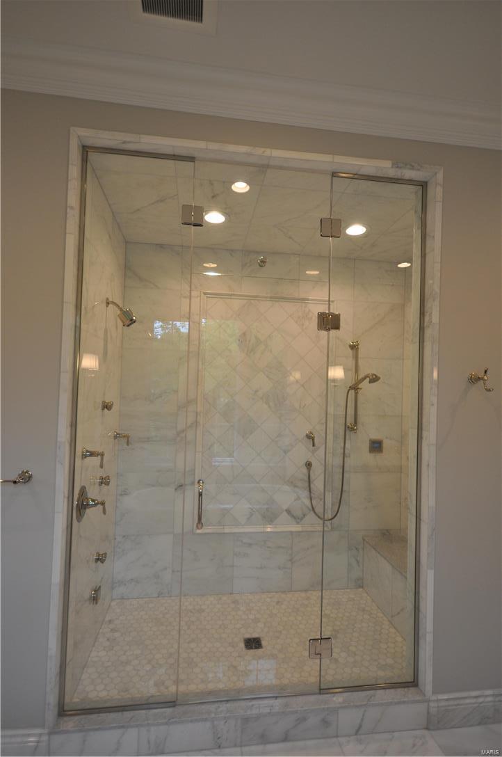 Ladue Manor - Residential