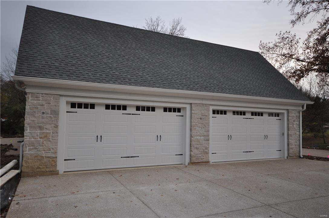 Ladue Manor - Residential