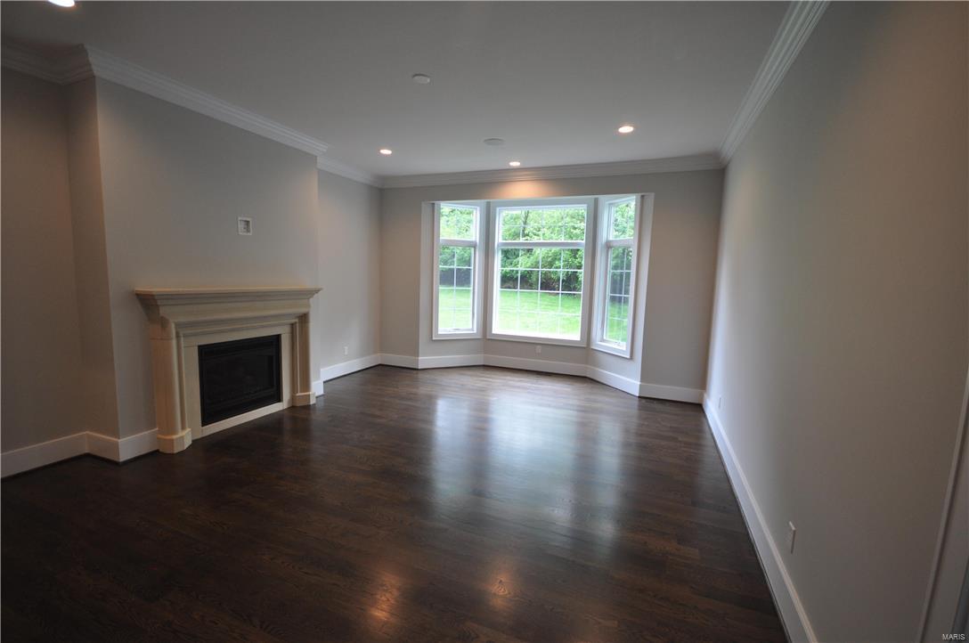 Ladue Manor - Residential