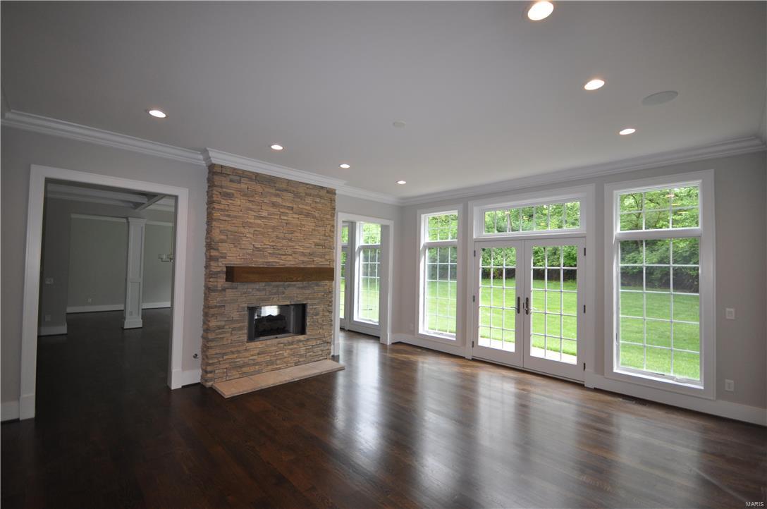 Ladue Manor - Residential