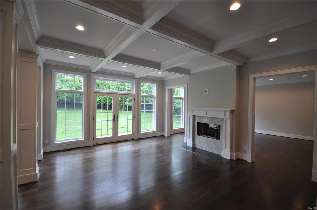 Ladue Manor - Residential