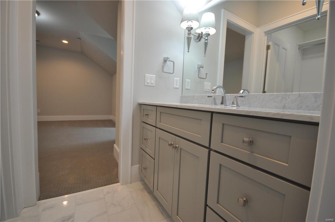 Ladue Manor - Residential