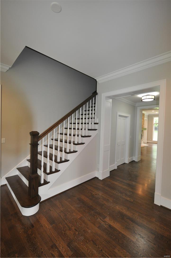 Ladue Manor - Residential