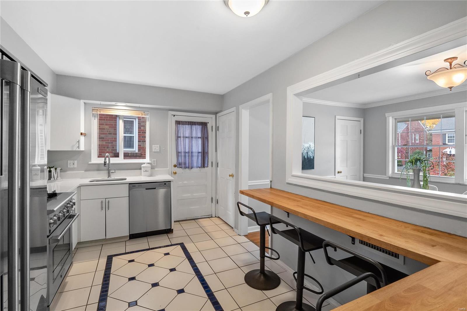 St Louis, Missouri 63130, United States, 4 Bedrooms Bedrooms, ,3 BathroomsBathrooms,Residential,Active,102620