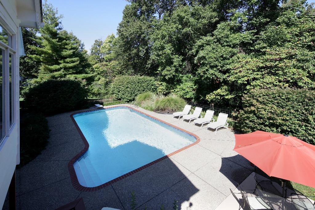 ESSEX POINT - Residential