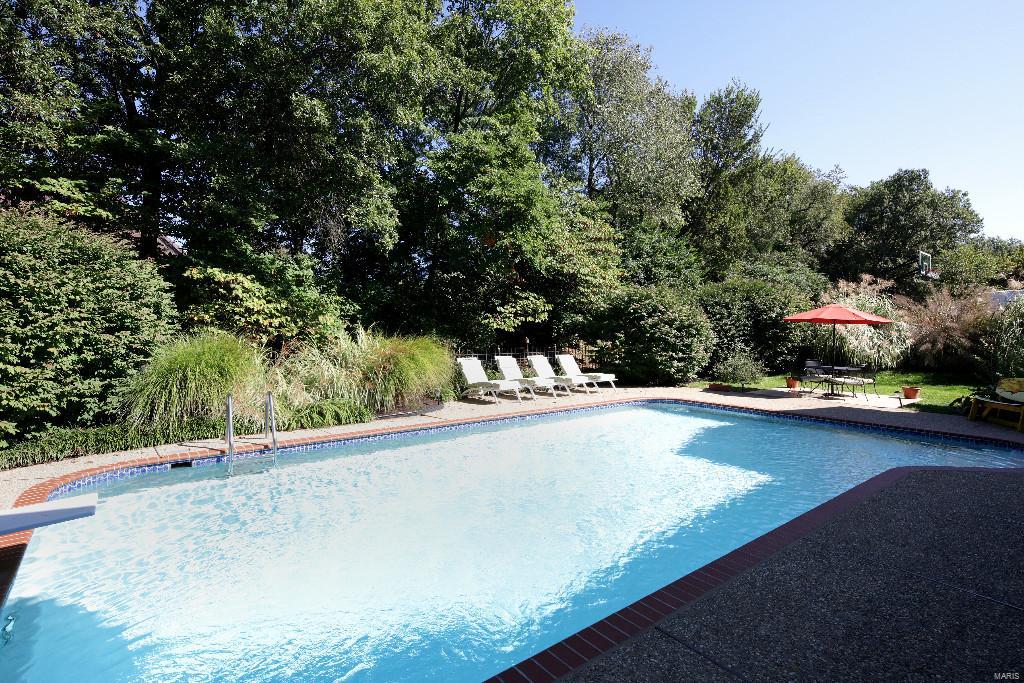 ESSEX POINT - Residential