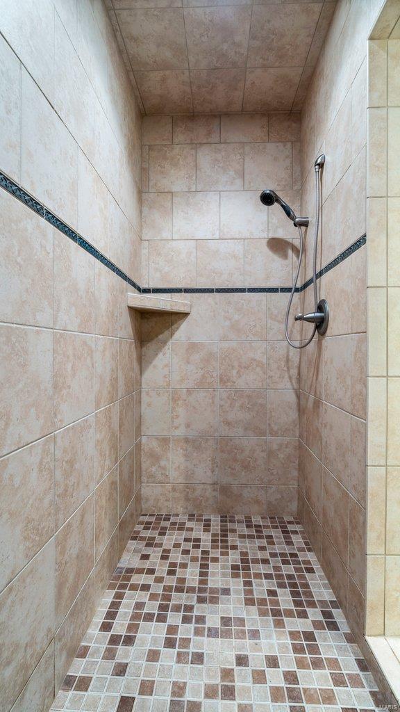 Windwood Lake Estate - Residential