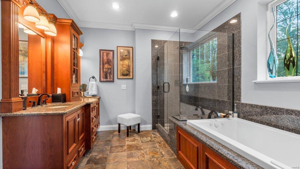 Windwood Lake Estate - Residential