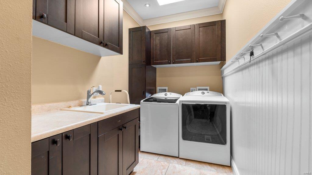 Windwood Lake Estate - Residential