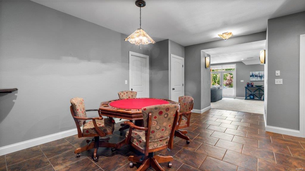 Windwood Lake Estate - Residential