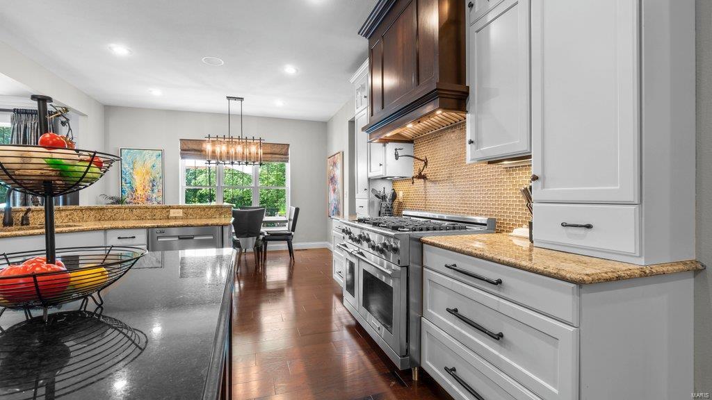 Windwood Lake Estate - Residential