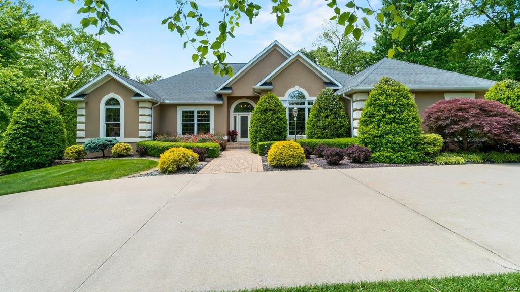 Windwood Lake Estate - Residential