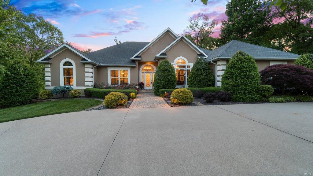 Windwood Lake Estate - Residential