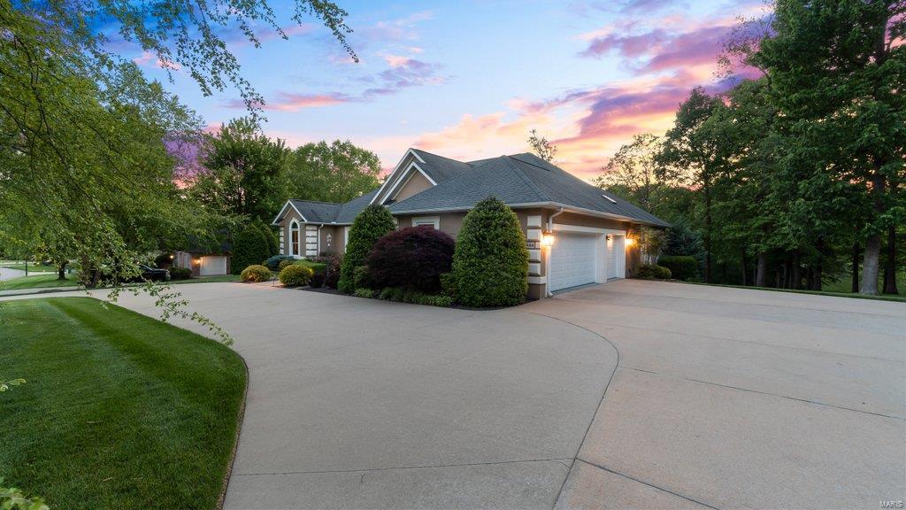 Windwood Lake Estate - Residential