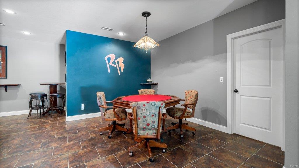 Windwood Lake Estate - Residential