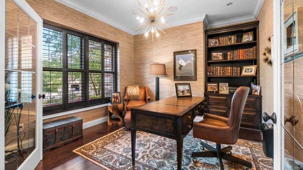 Windwood Lake Estate - Residential