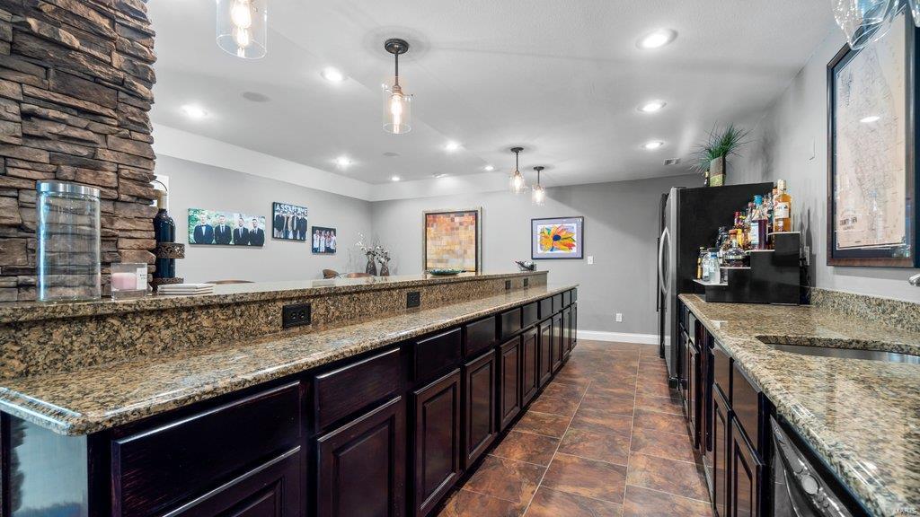 Windwood Lake Estate - Residential