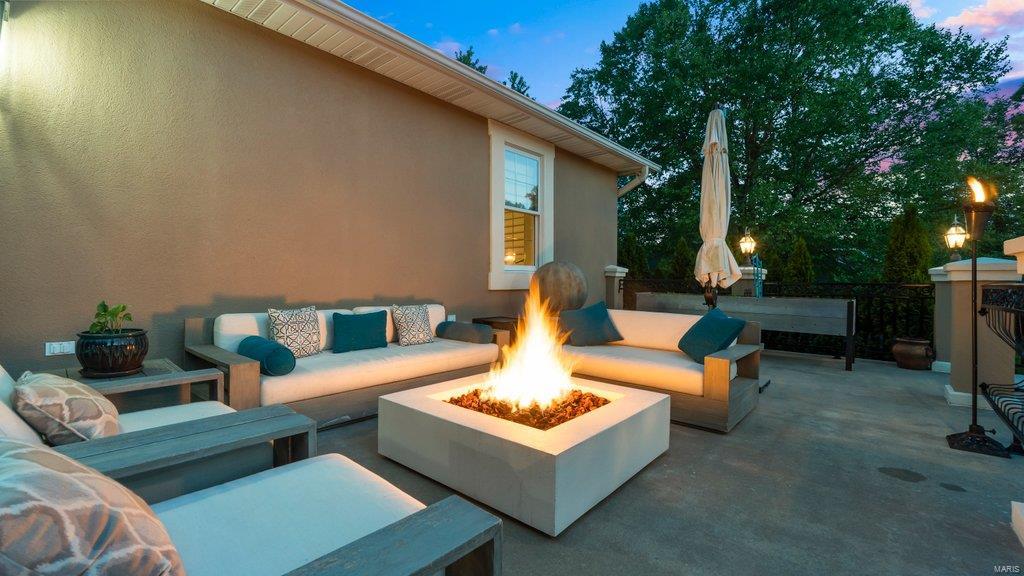 Windwood Lake Estate - Residential