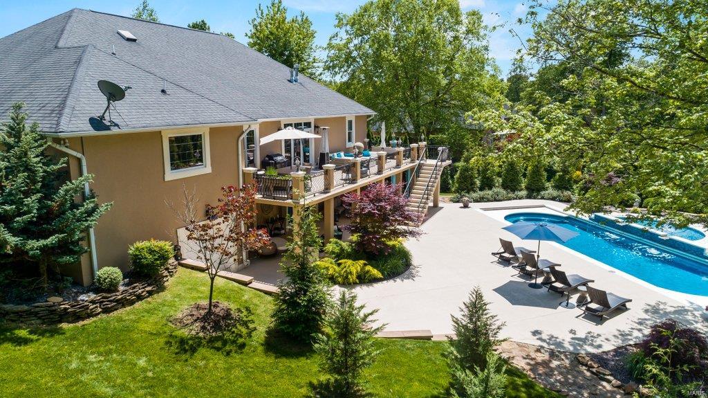 Windwood Lake Estate - Residential