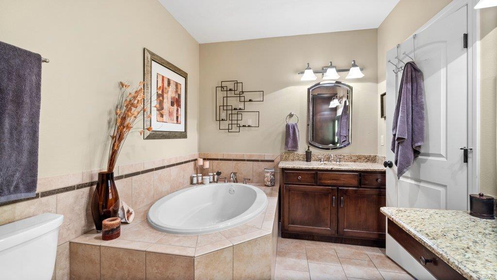 Windwood Lake Estate - Residential