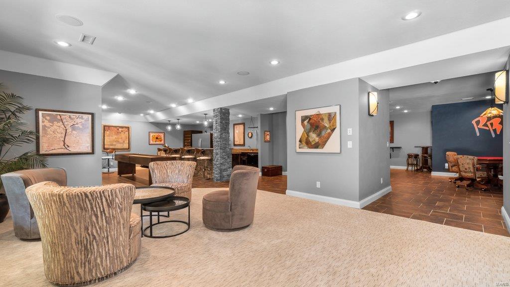 Windwood Lake Estate - Residential