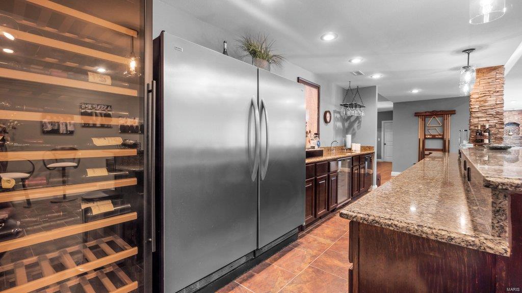 Windwood Lake Estate - Residential