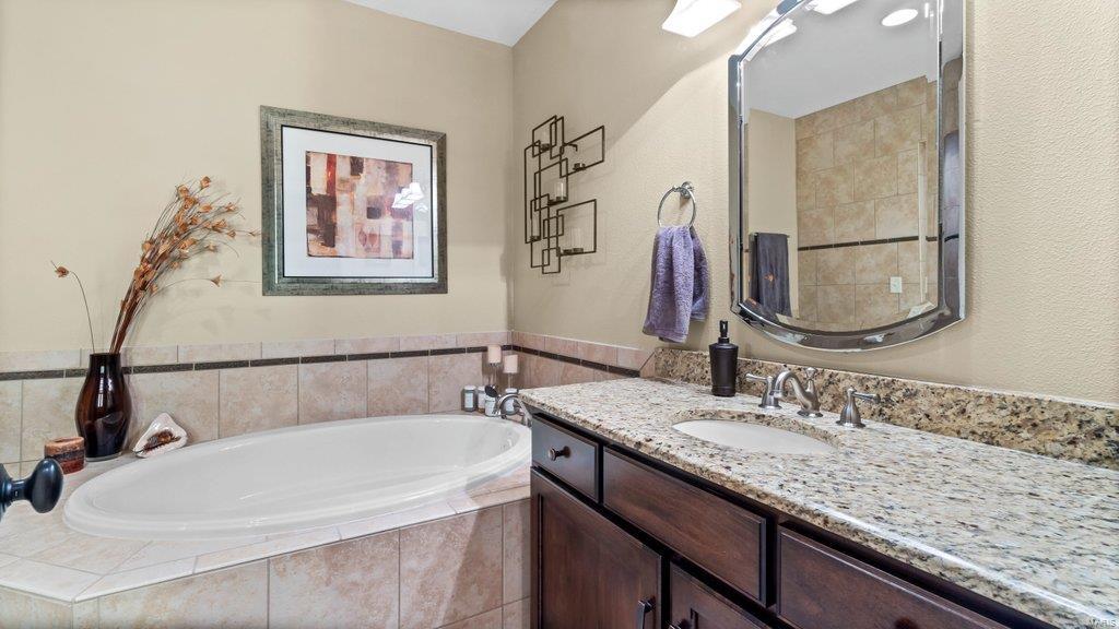 Windwood Lake Estate - Residential