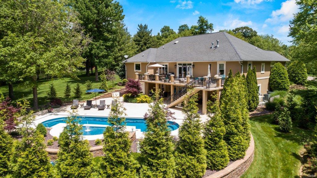 Windwood Lake Estate - Residential