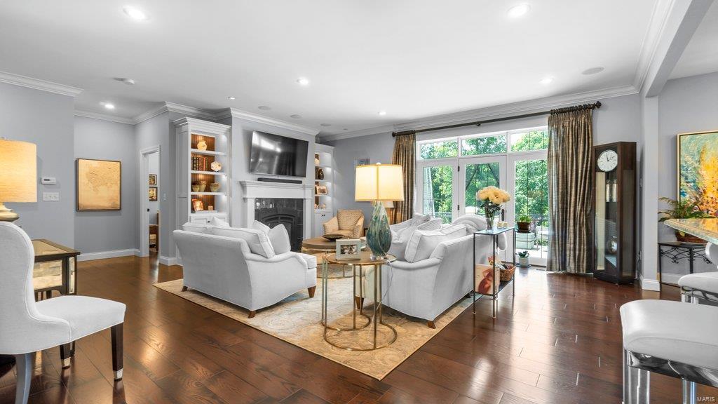 Windwood Lake Estate - Residential