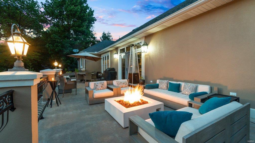 Windwood Lake Estate - Residential