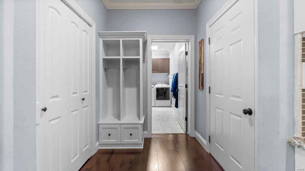 Windwood Lake Estate - Residential