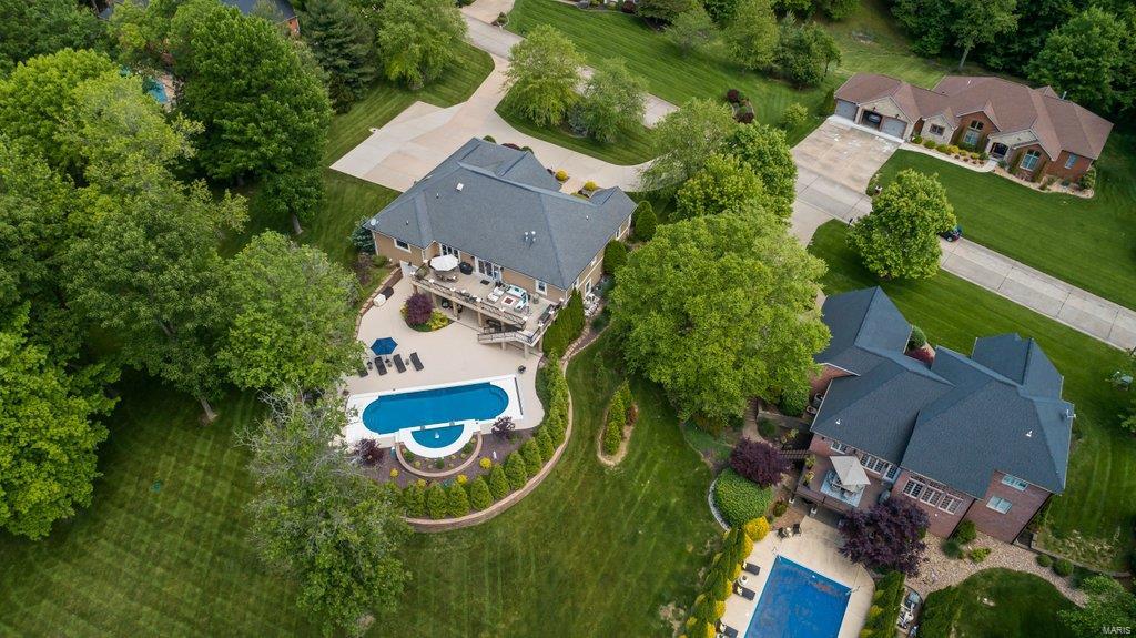 Windwood Lake Estate - Residential