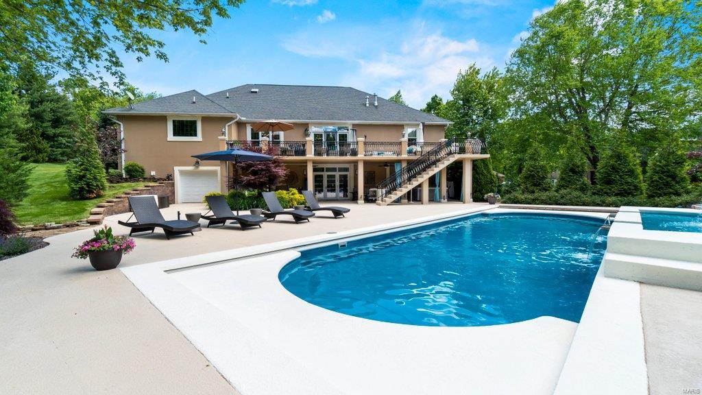 Windwood Lake Estate - Residential