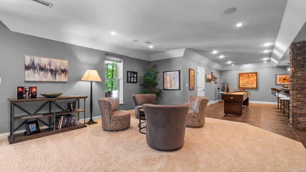 Windwood Lake Estate - Residential