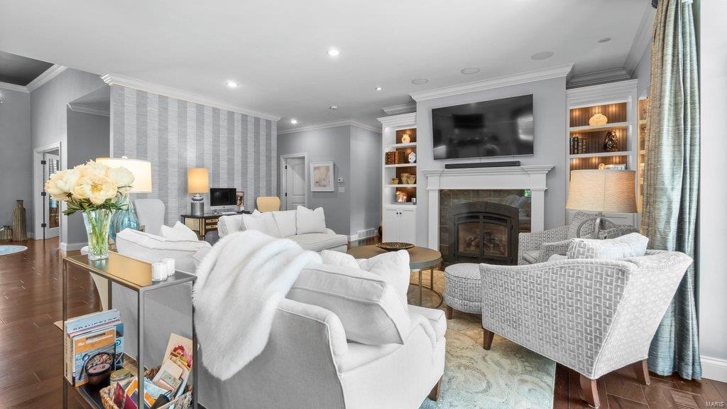 Windwood Lake Estate - Residential