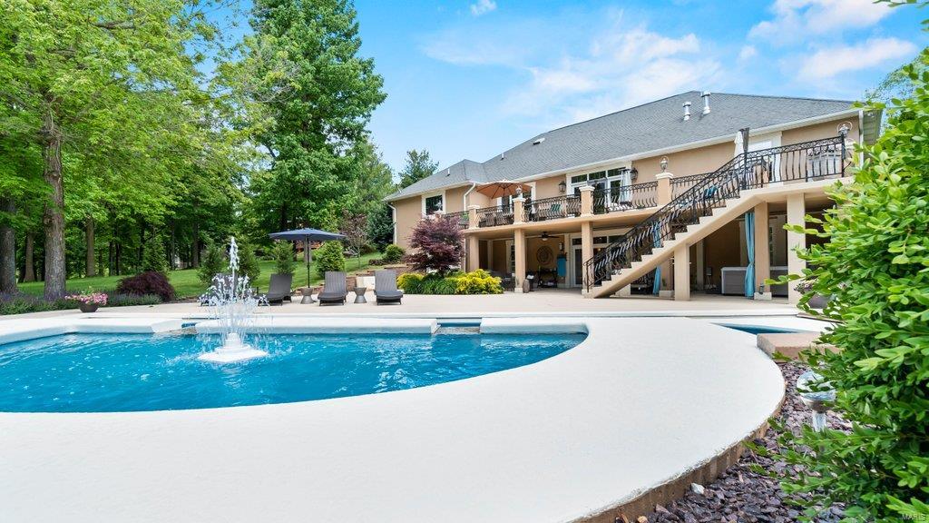 Windwood Lake Estate - Residential