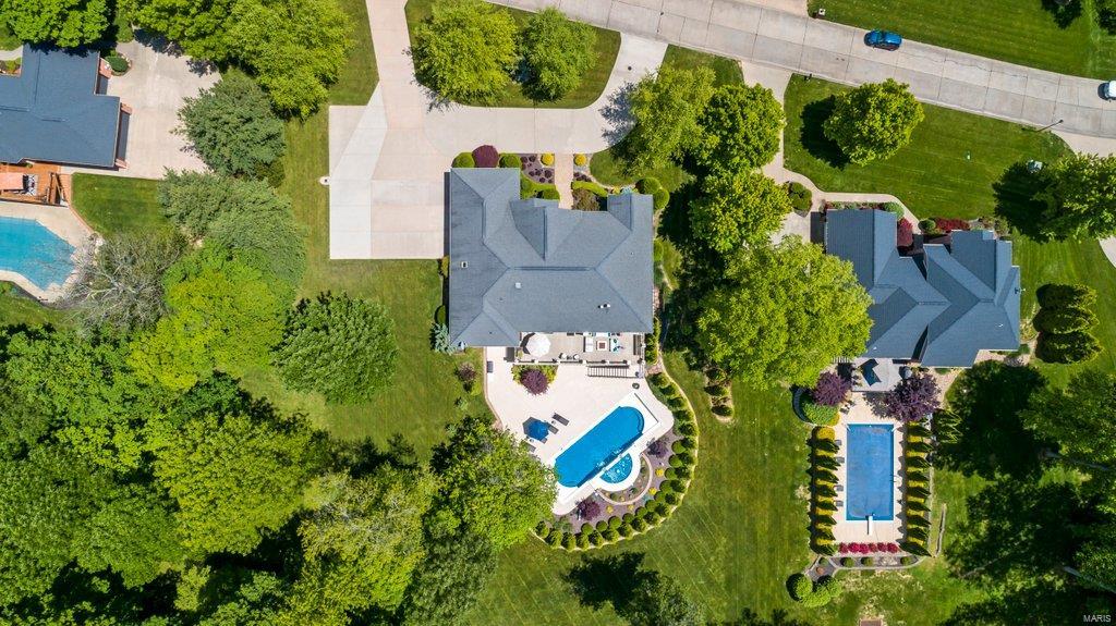 Windwood Lake Estate - Residential