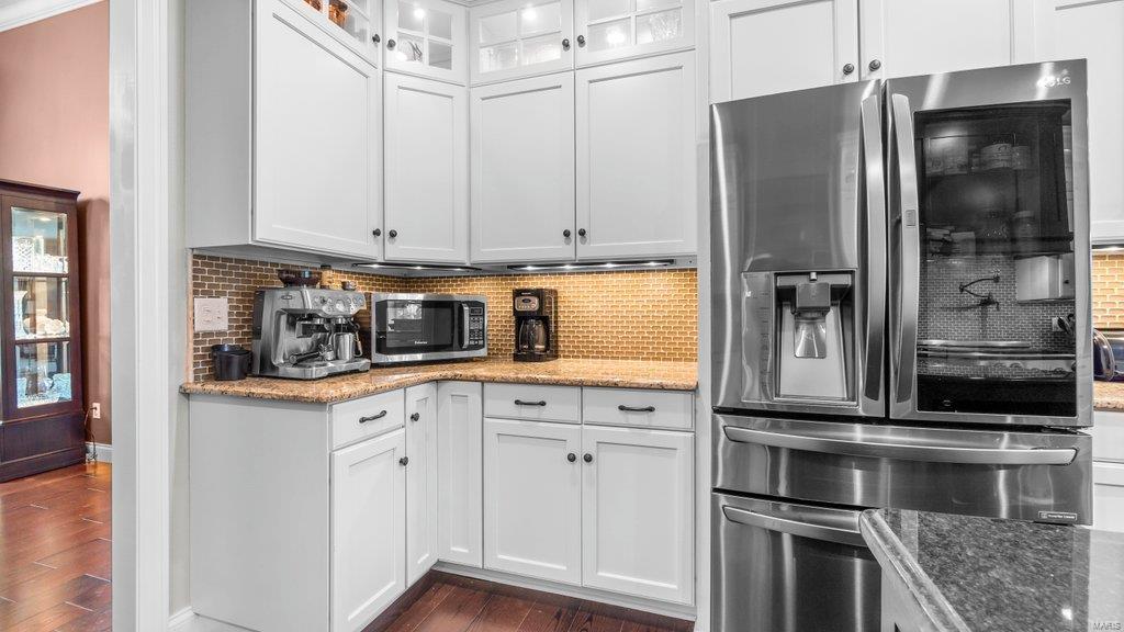 Windwood Lake Estate - Residential