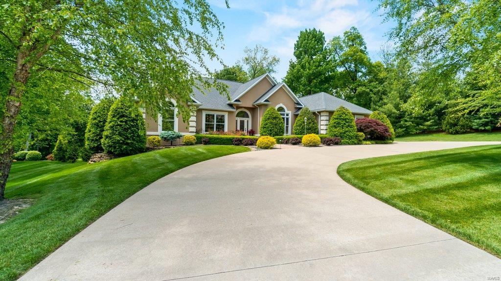 Windwood Lake Estate - Residential